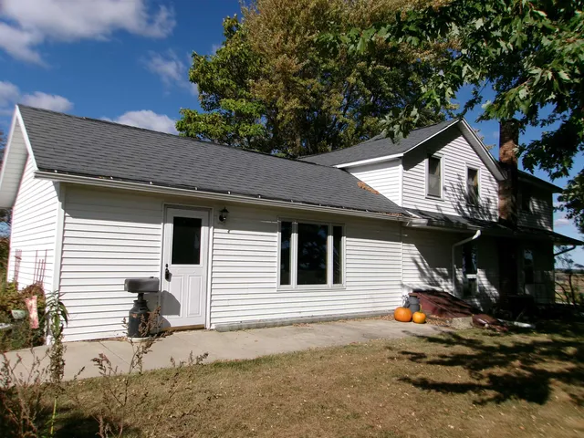 $321,000 | W3075 Highway 33, Cambria, WI 53923