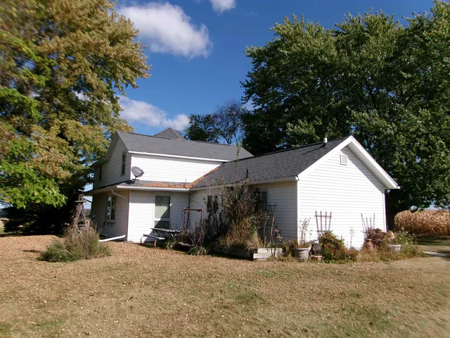 $321,000 | W3075 Highway 33, Cambria, WI 53923