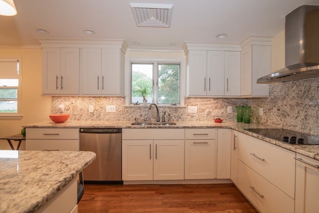 10 Magnolia Road Methuen, MA 01844 - Photo 8 of 32 Gallery Image 8