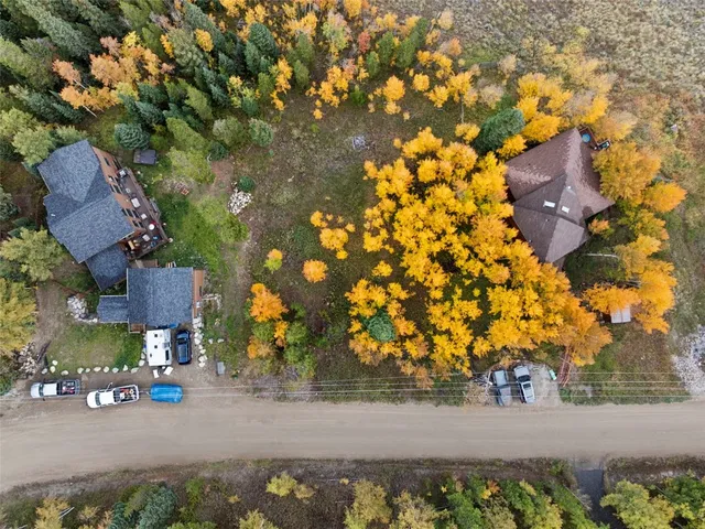 a view of parking area