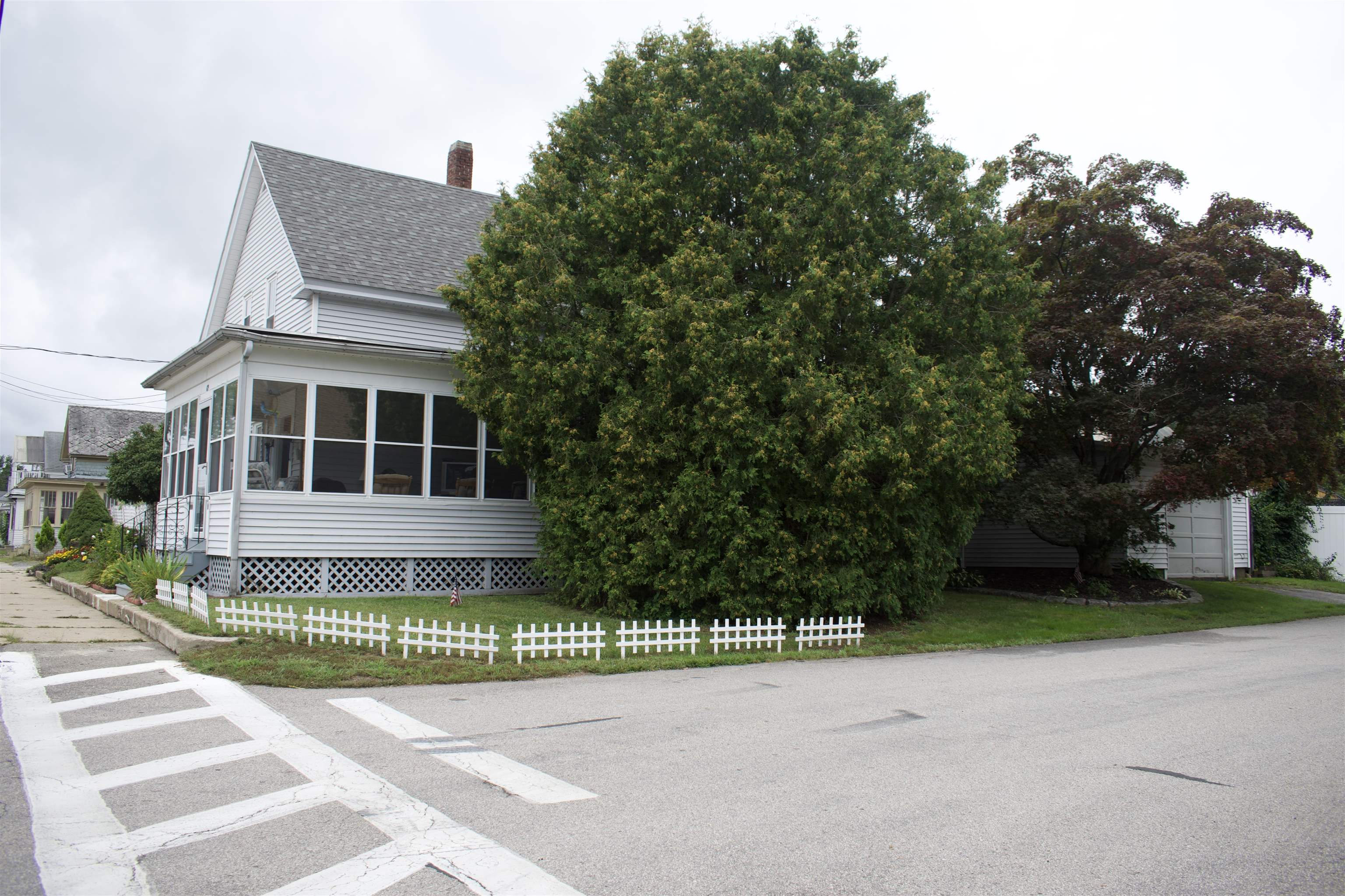 69 Pine Street Rochester, NH 03867 - Photo 1 of 37