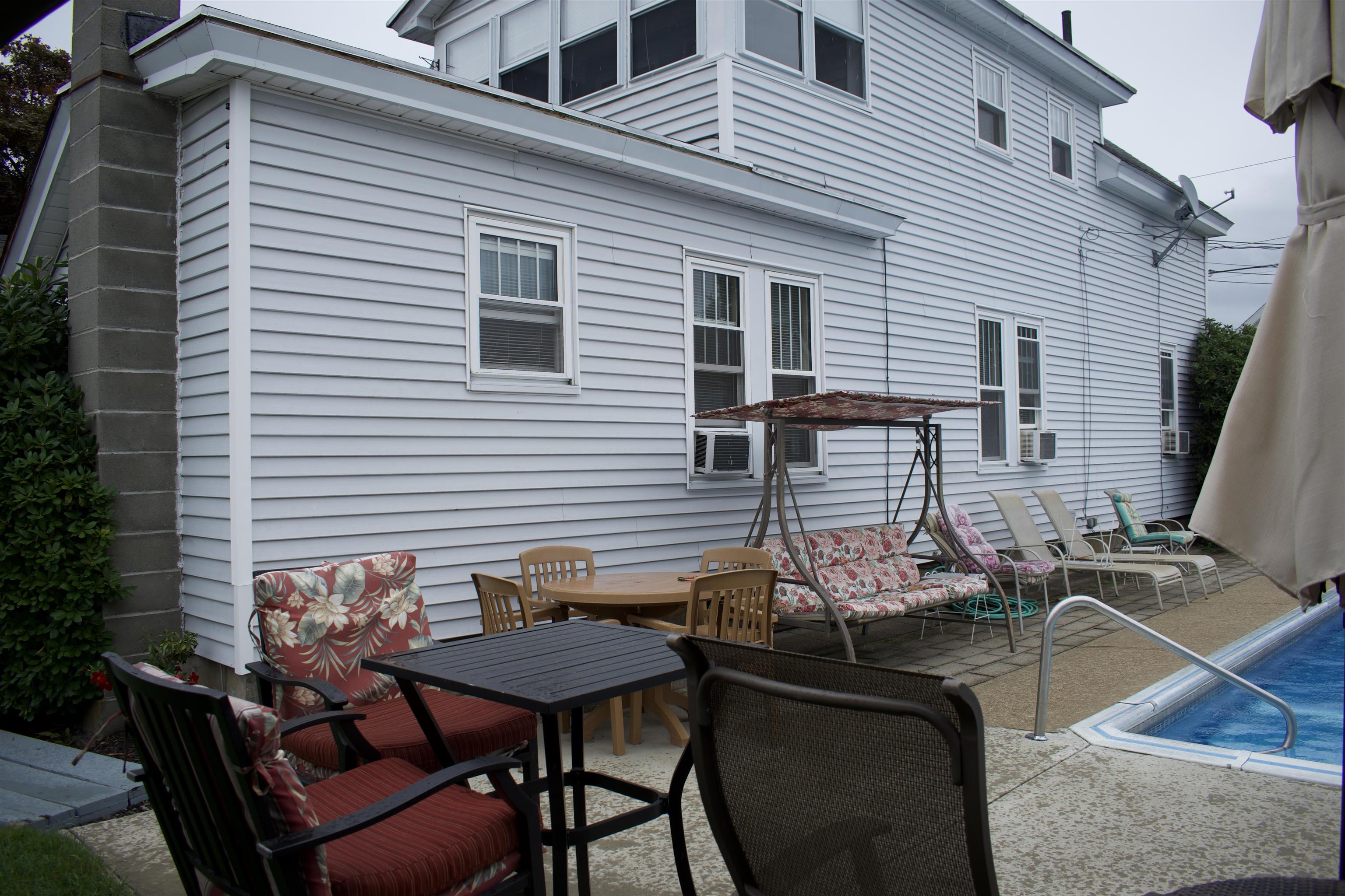 69 Pine Street Rochester, NH 03867 - Photo 4 of 37
