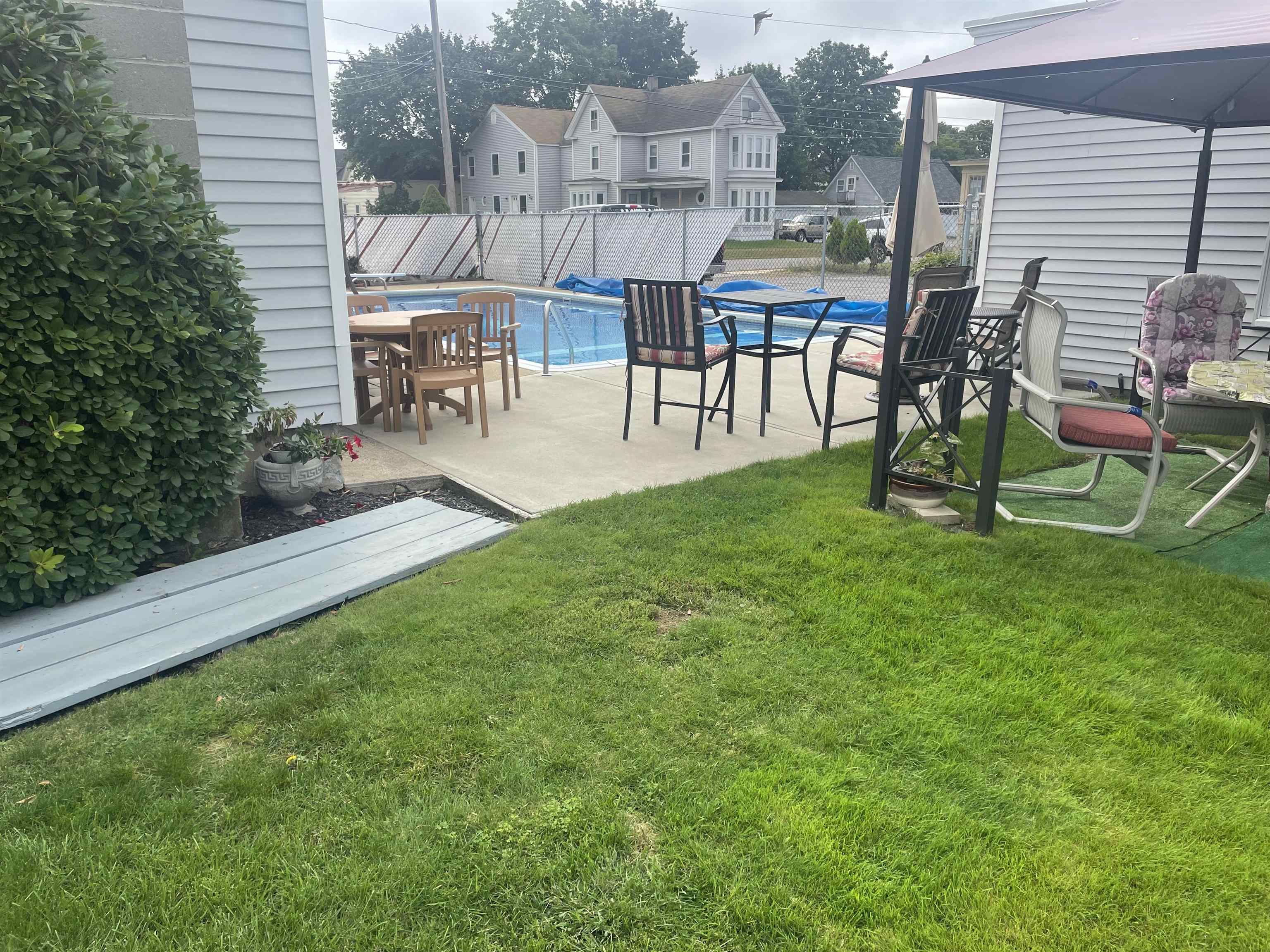 69 Pine Street Rochester, NH 03867 - Photo 10 of 37