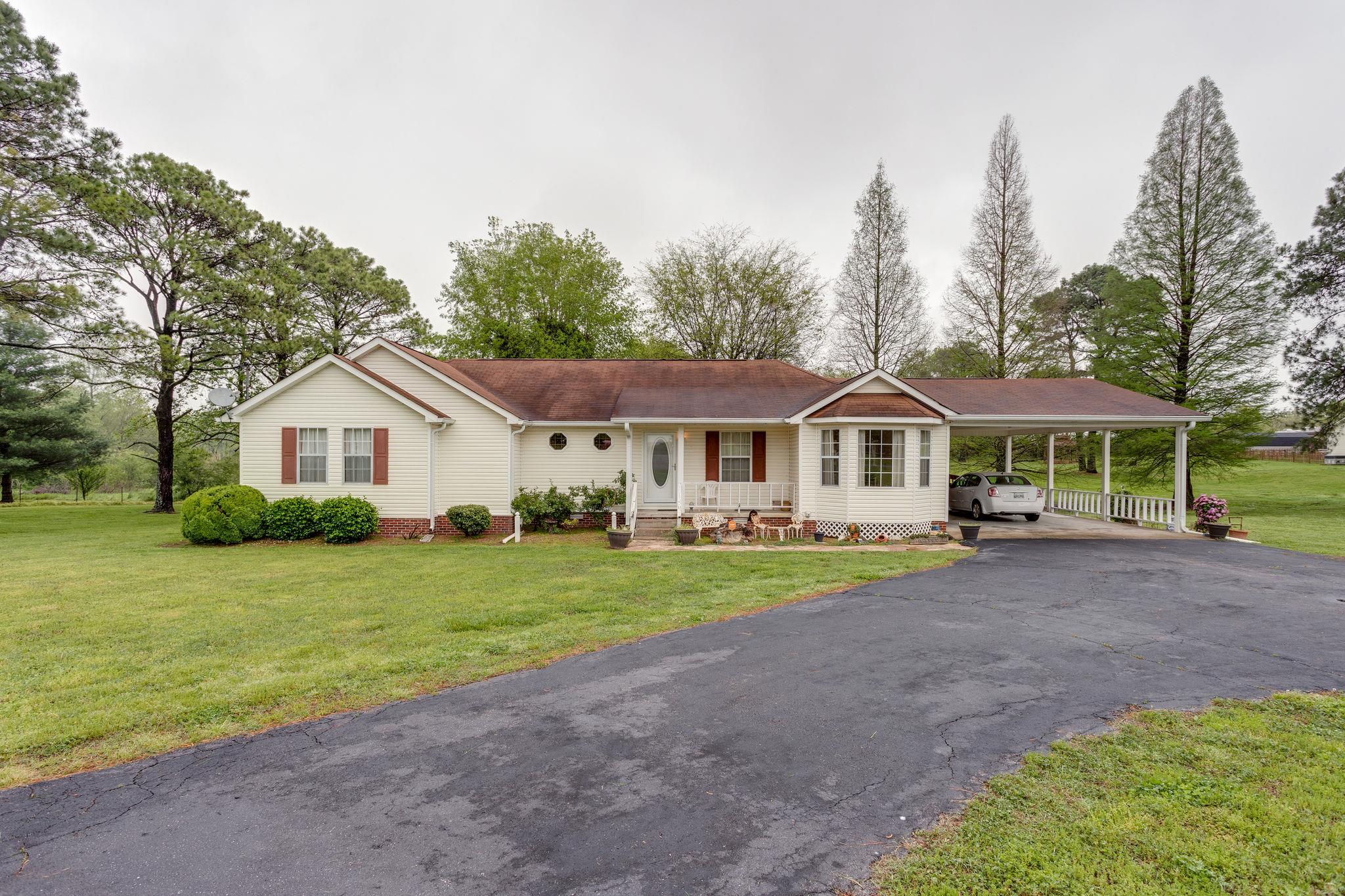 402 Canaan Road Columbia, TN 38401 - Photo 1 of 16 Welcome to 402 Canaan Rd, Columbia, TN
