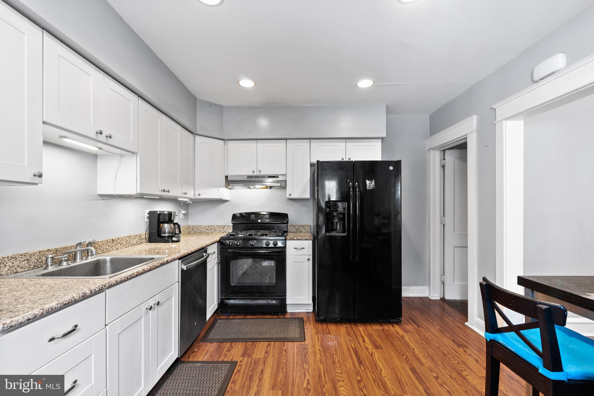 27 West Manoa Road Havertown, PA 19083 - Photo 5 of 15