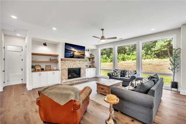 $1,295,000 | 401 Oakleigh Avenue, Woodstock, GA 30188