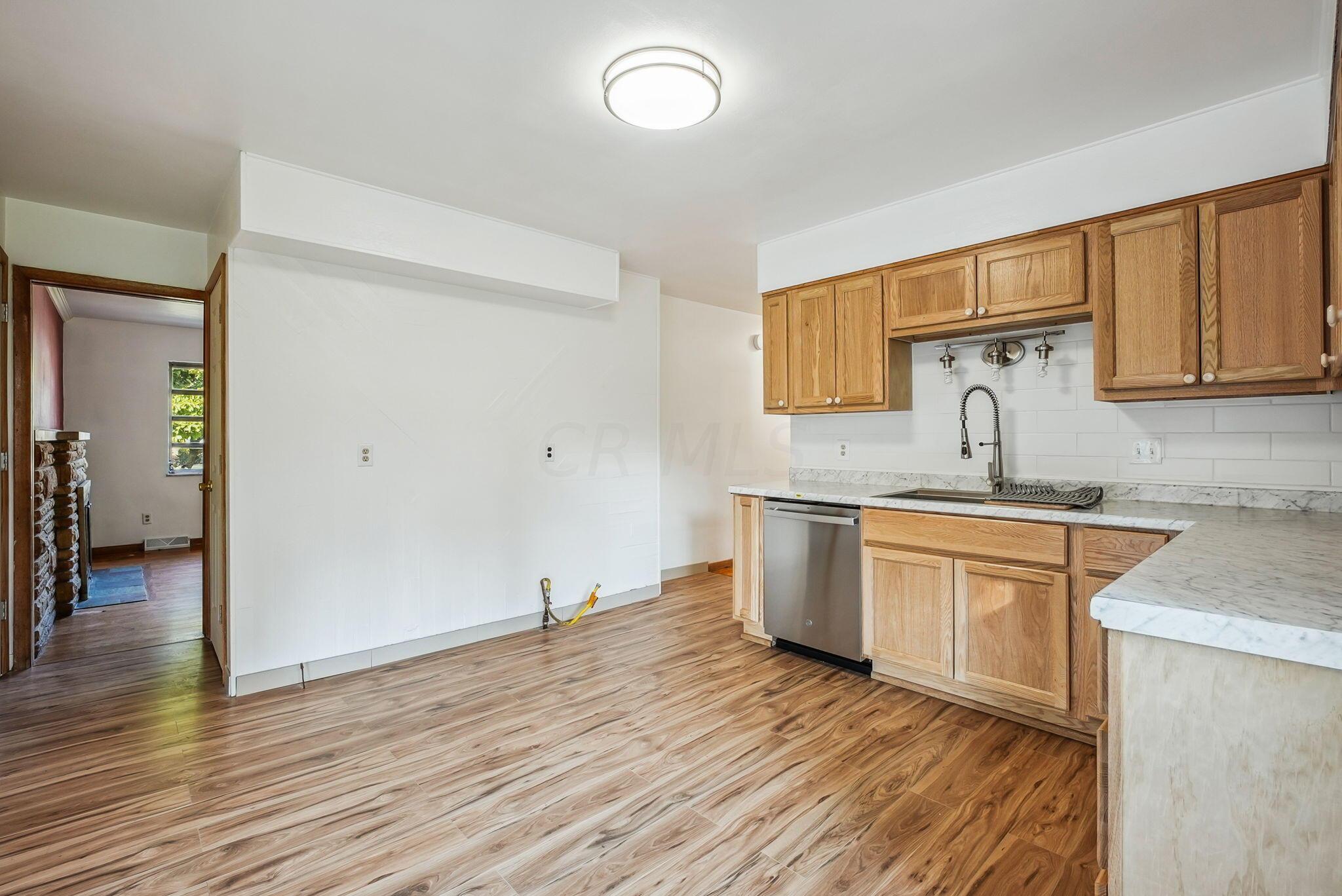 1611 Sale Road Columbus, OH 43224 - Photo 10 of 33 5-web-or-mls-1611-sale-rd