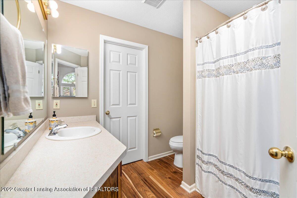 6743 Spring Tree Lane, Unit 120 Lansing, MI 48917 - Photo 16 of 38 39-Media Jett-39