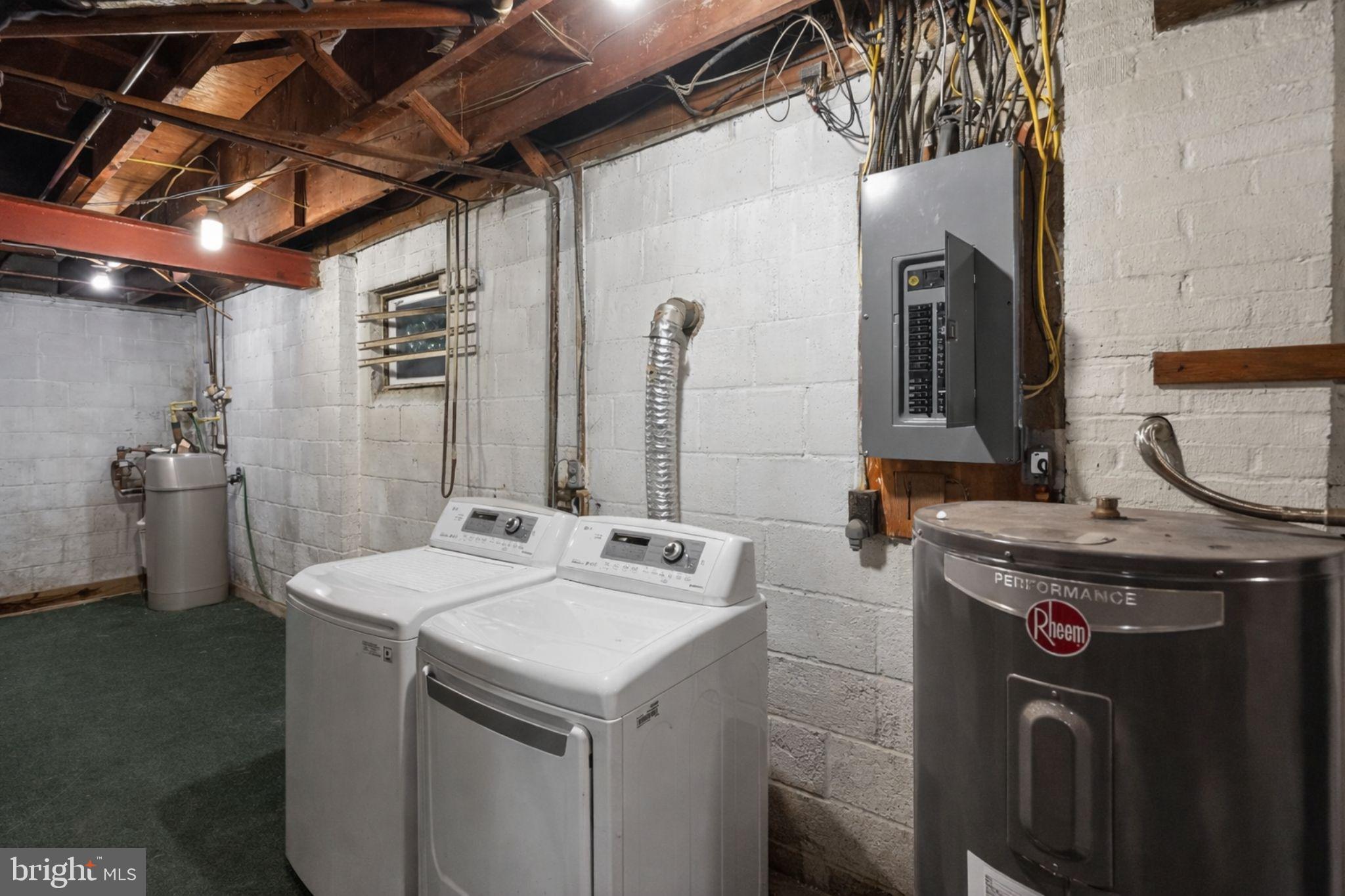 10509 North Keys Road Brandywine, MD 20613 - Photo 22 of 30 a utility room with dryer and washer