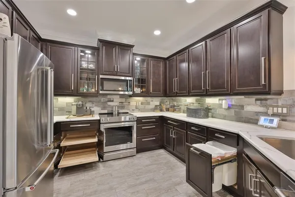 $385,000 | 682 Chipper Drive, Sun City Center, FL 33573