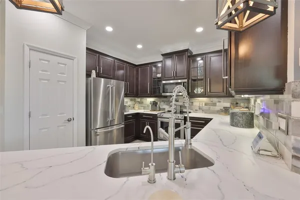 $385,000 | 682 Chipper Drive, Sun City Center, FL 33573