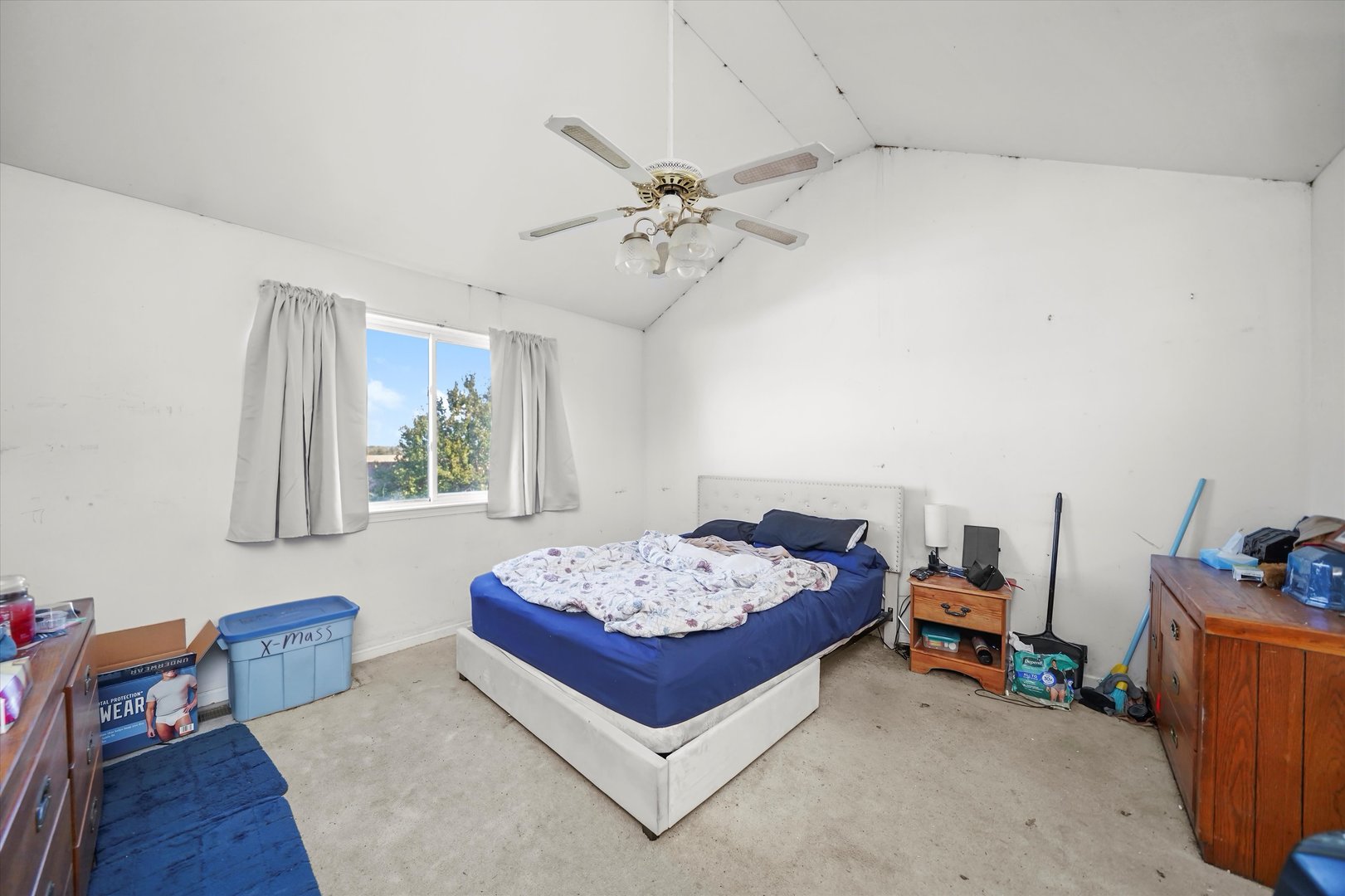 731 Bobwhite Lane New Lenox, IL 60451 - Photo 12 of 26 a living room with furniture and a table