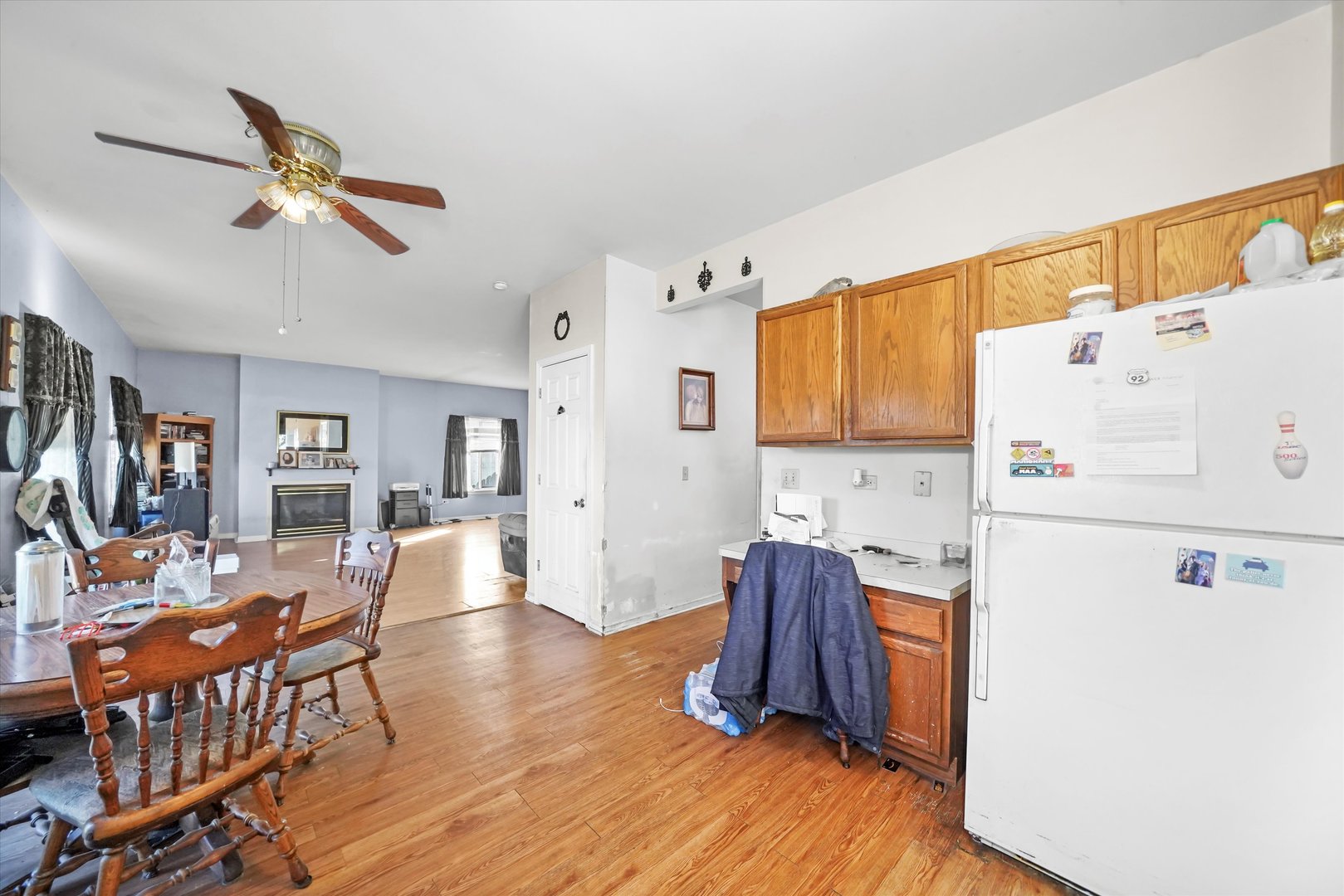 731 Bobwhite Lane New Lenox, IL 60451 - Photo 7 of 26 a living room with furniture and a flat screen tv