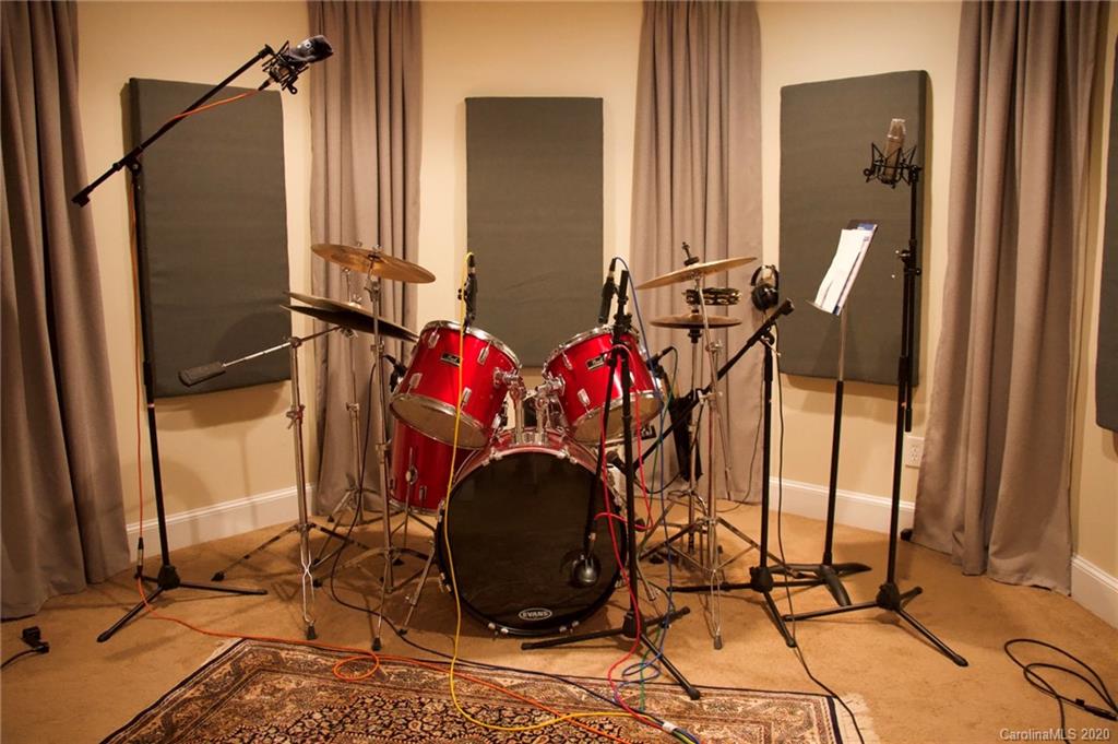 3215 Startown Road Lincolnton, NC 28092 - Photo 27 of 39 a view of a living room with bathroom