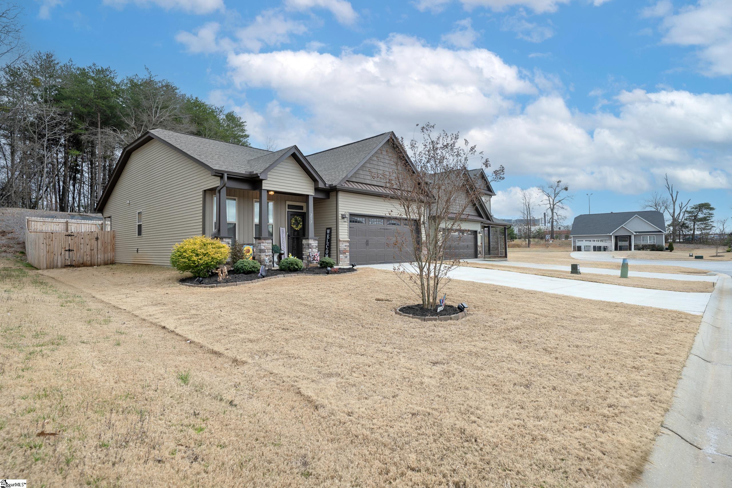 217 Freehold Way Greer, SC 29650 - Photo 2 of 25 Gallery Image 2