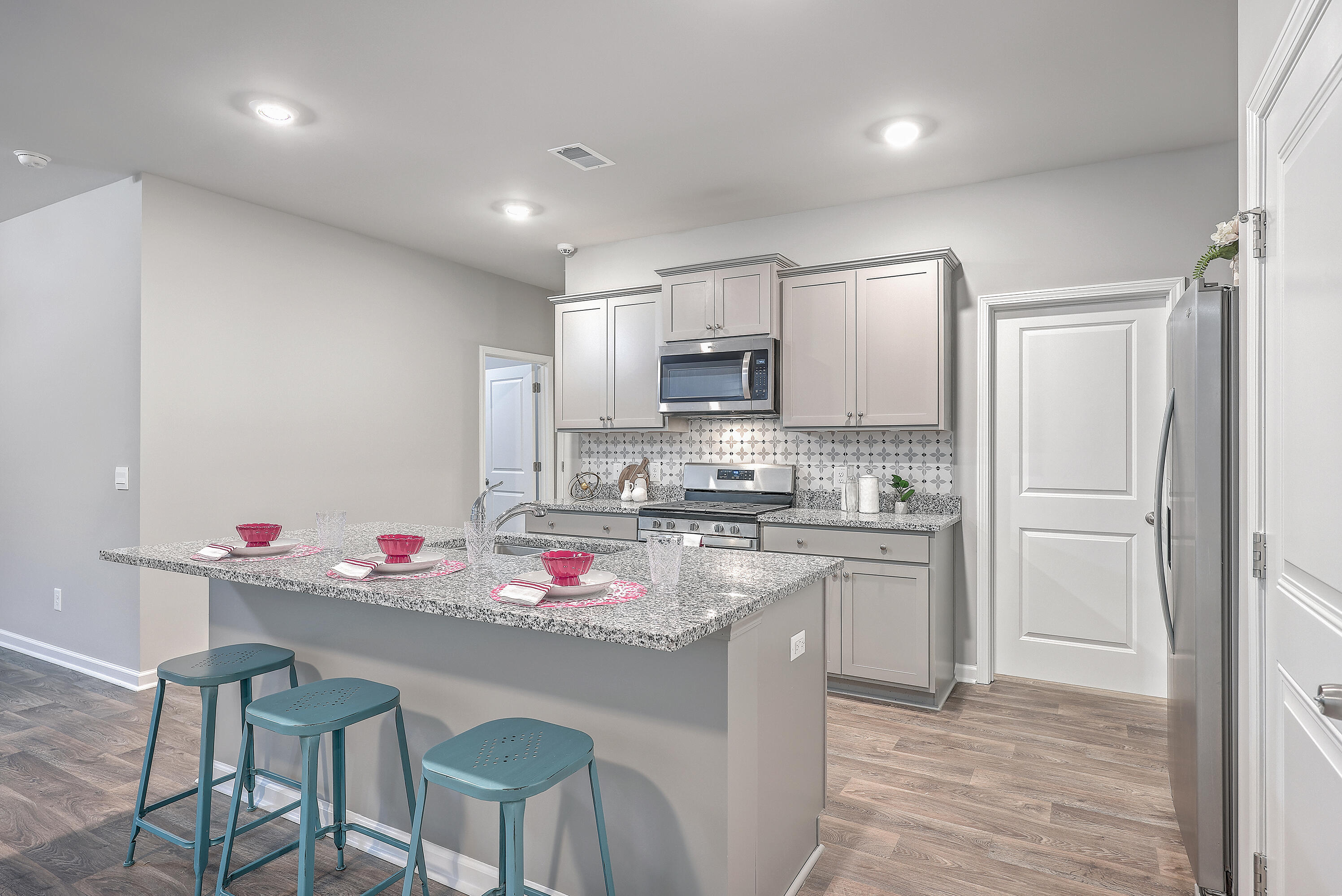 343 Lk Rdg Boulevard Summerville, SC 29486 - Photo 3 of 28 ZYN_999984_2_3_4_5_6_7