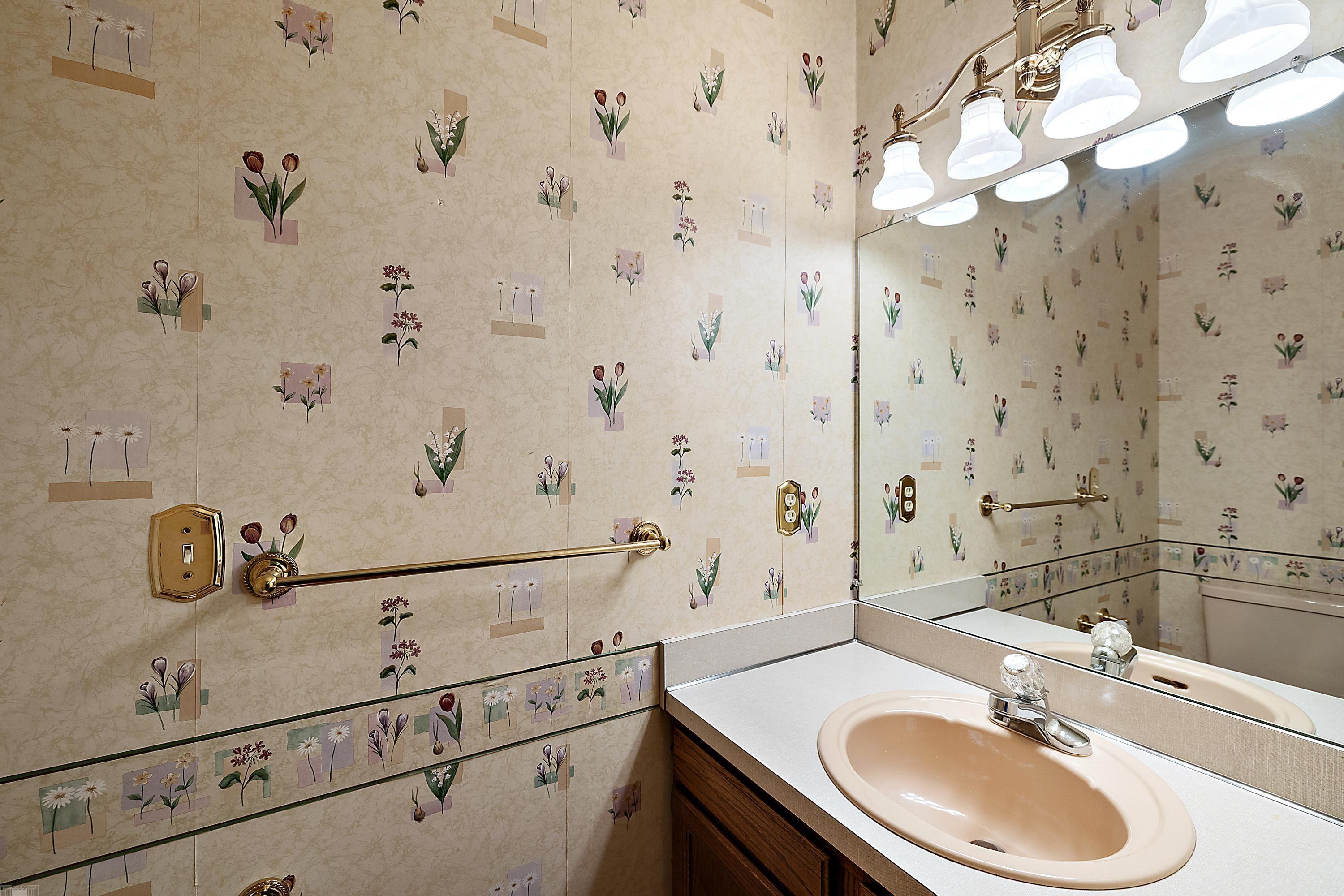 656 Canterbury Road Grosse Pointe Woods, MI 48236 - Photo 34 of 77