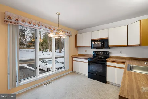 $275,000 | 807 Birch Lane, Wilmington, DE 19809