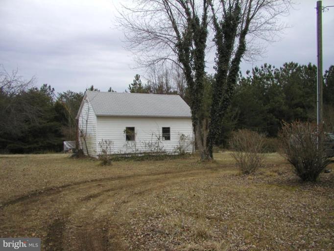 4043 Breaknock Road Bumpass, VA 23024 - Photo 3 of 6 Shed