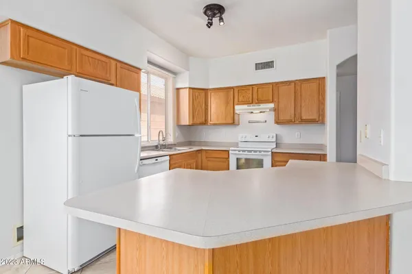 $2,495 | 3316 East Tierra Buena Lane, Phoenix, AZ 85032