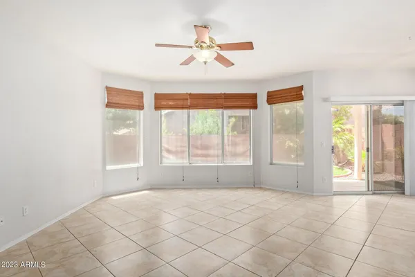 $2,495 | 3316 East Tierra Buena Lane, Phoenix, AZ 85032