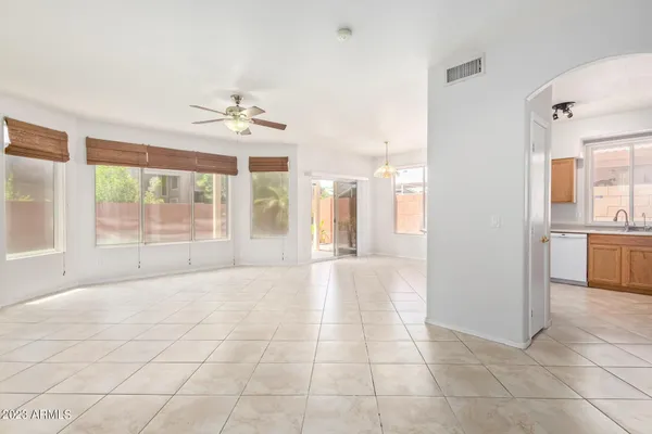 $2,495 | 3316 East Tierra Buena Lane, Phoenix, AZ 85032