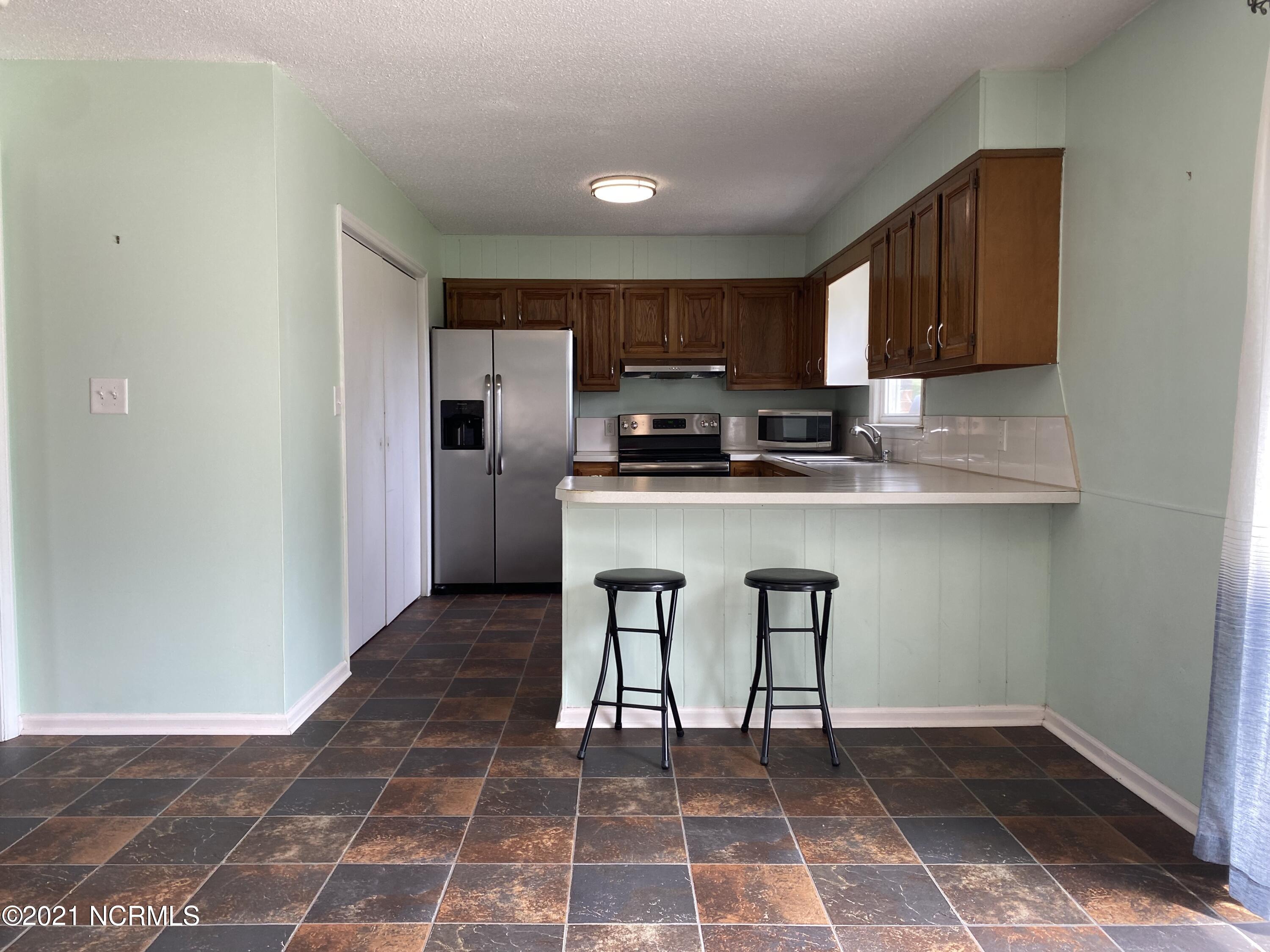 2310 Cherry Run Road Washington, NC 27889 - Photo 6 of 19 Kitchen