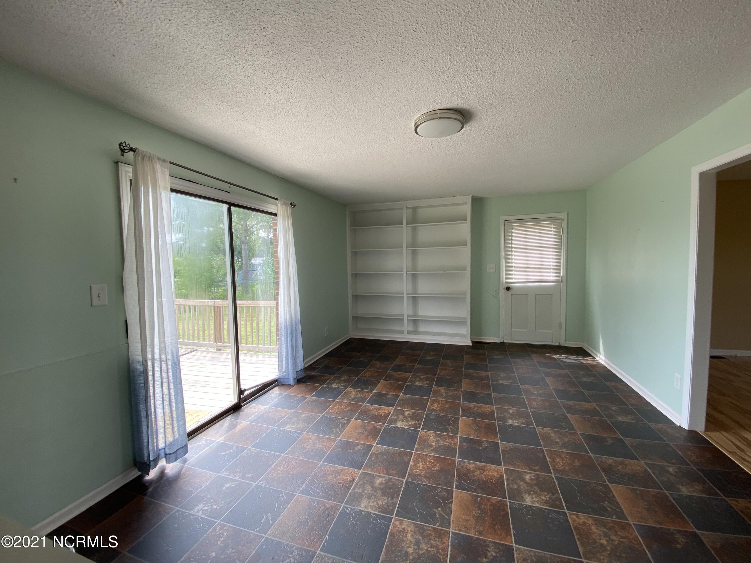 2310 Cherry Run Road Washington, NC 27889 - Photo 7 of 19 Dining