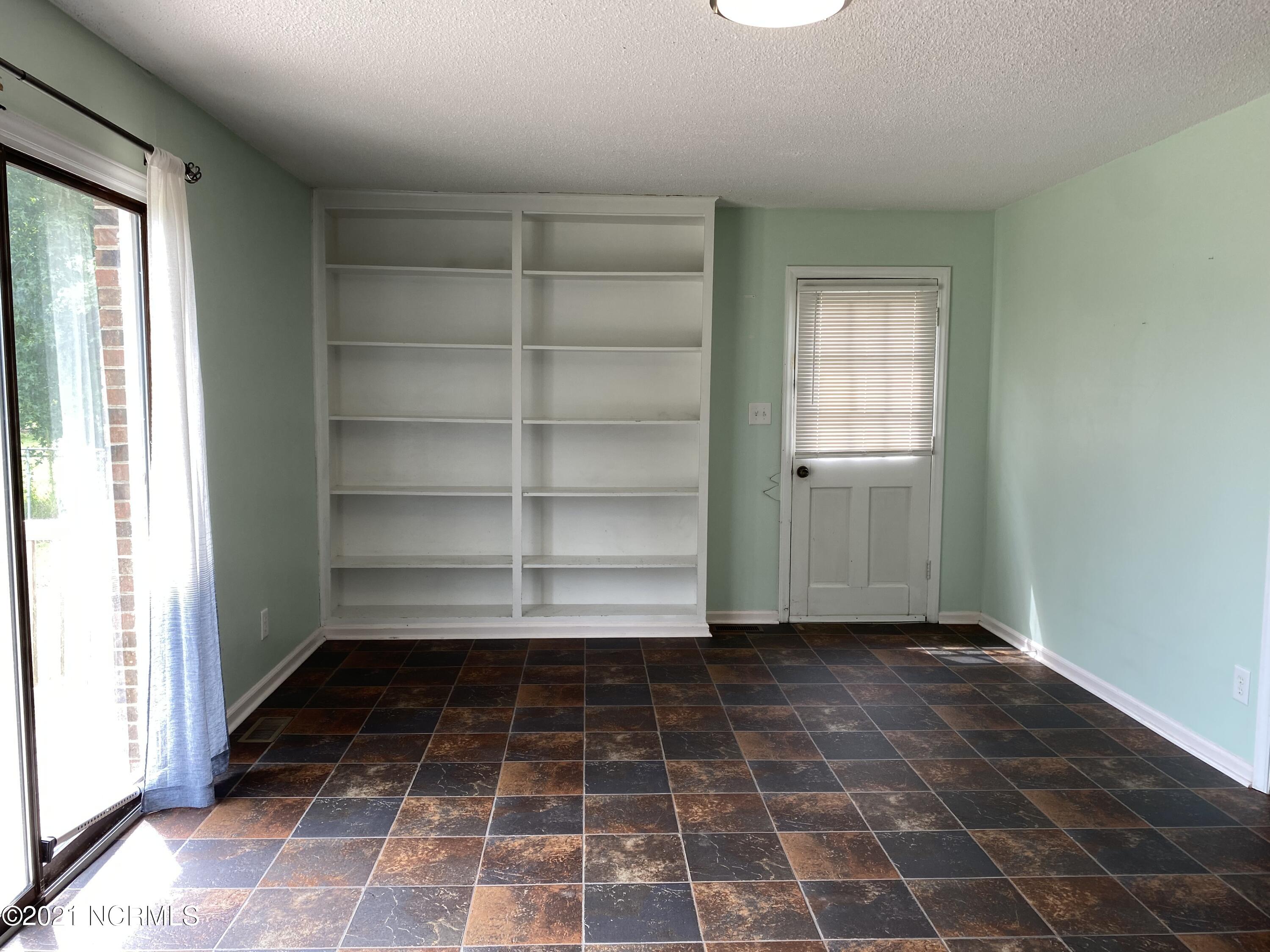 2310 Cherry Run Road Washington, NC 27889 - Photo 8 of 19 Dining area with built ins