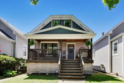 $750,000 | 5853 West Waveland Avenue, Chicago, IL 60634