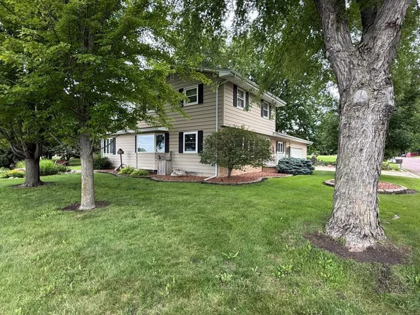 $289,000 | 1134 10th Street, Westbrook, MN 56183
