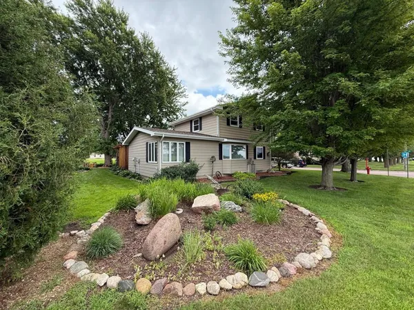 $289,000 | 1134 10th Street, Westbrook, MN 56183