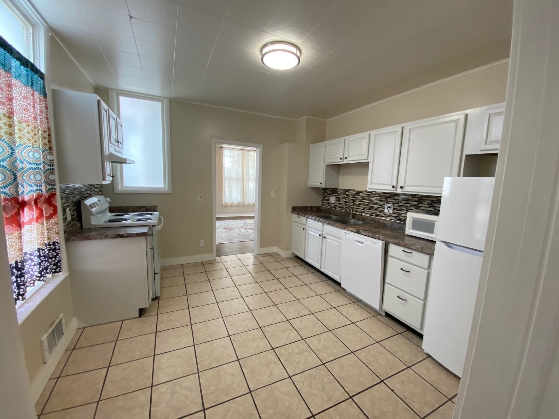 422 4th Street Cheney, WA 99004 - Photo 8 of 42