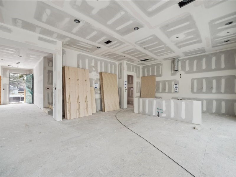 2514 Southgate Boulevard Houston, TX 77030 - Photo 17 of 38 Kitchen, Bar, Breakfast Area with Island