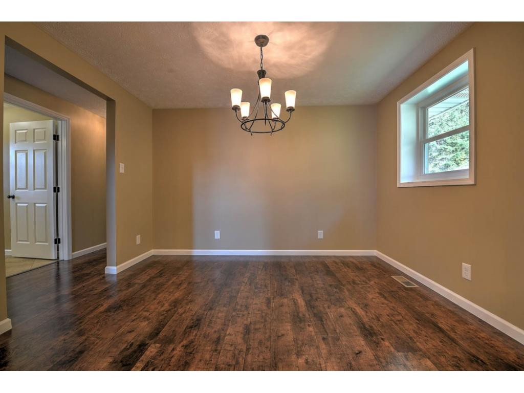 2040 Gregory Road Kingsport, TN 37665 - Photo 12 of 36 Dining room