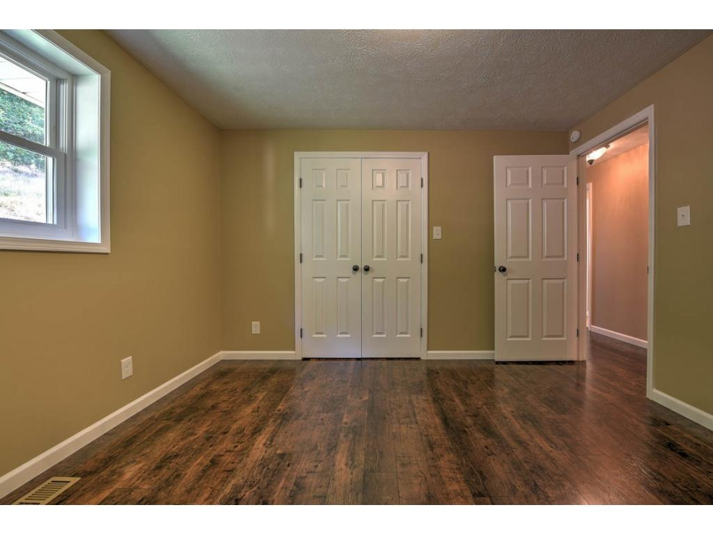 2040 Gregory Road Kingsport, TN 37665 - Photo 16 of 36 Photo 16