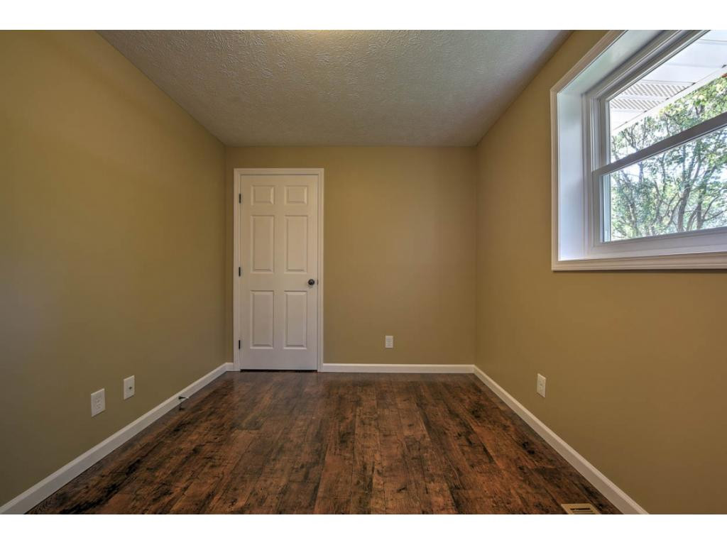 2040 Gregory Road Kingsport, TN 37665 - Photo 18 of 36 Bedroom 2