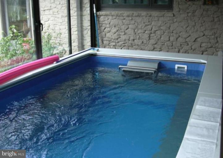 206 Richmond Road Castleton, VA 22716 - Photo 21 of 28 Swimming Pool