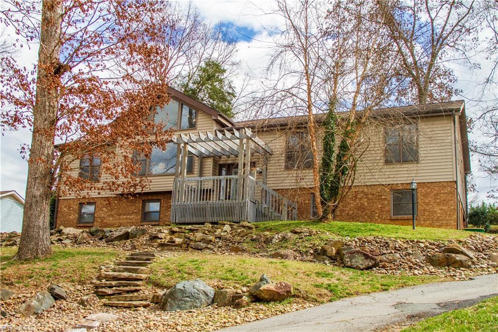 7073 Bridgewood Road Clemmons, NC 27012 - Photo 2 of 26 Gallery Image 2