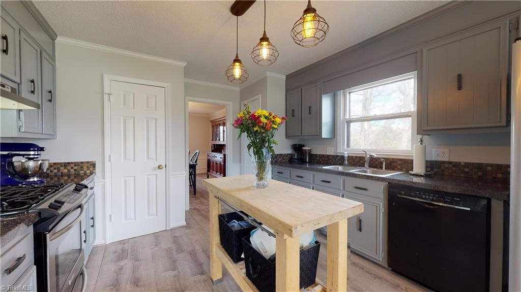 7073 Bridgewood Road Clemmons, NC 27012 - Photo 11 of 26 Gallery Image 11