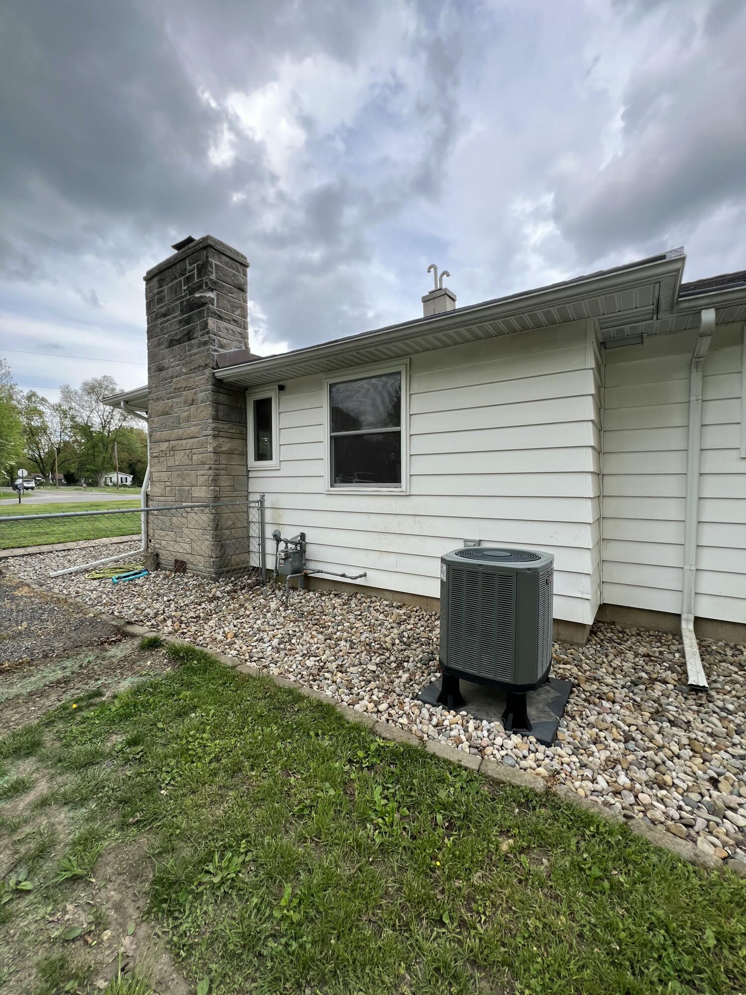 104 Ontario Road Niles, MI 49120 - Photo 10 of 43 IMG_4252