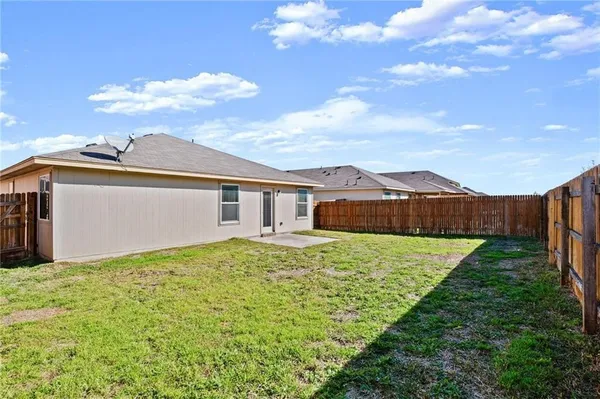 $1,575 | 112 Hondo Gap Lane, Jarrell, TX 76537