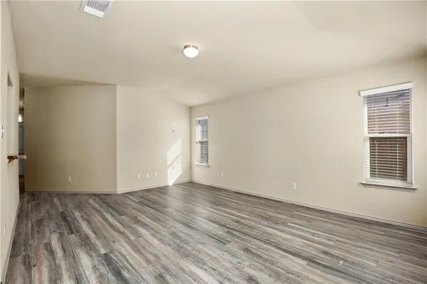 $1,575 | 112 Hondo Gap Lane, Jarrell, TX 76537