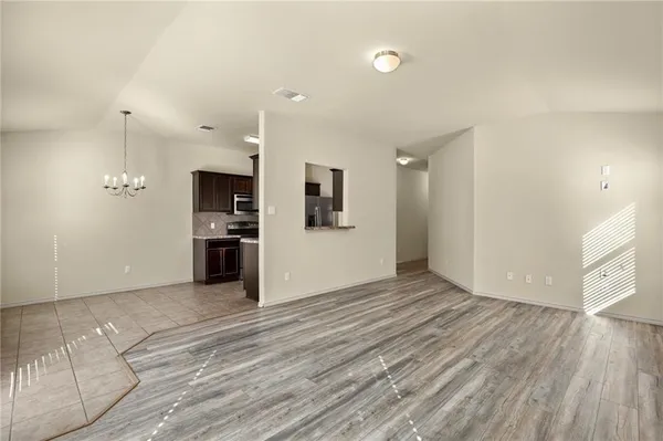 $1,575 | 112 Hondo Gap Lane, Jarrell, TX 76537