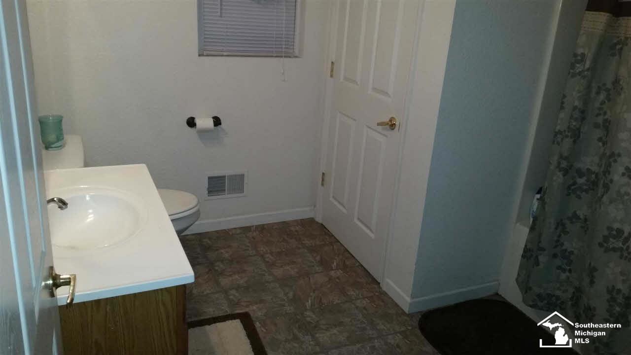 1221 Samaria Road Temperance, MI 48182 - Photo 8 of 14 Full Bath