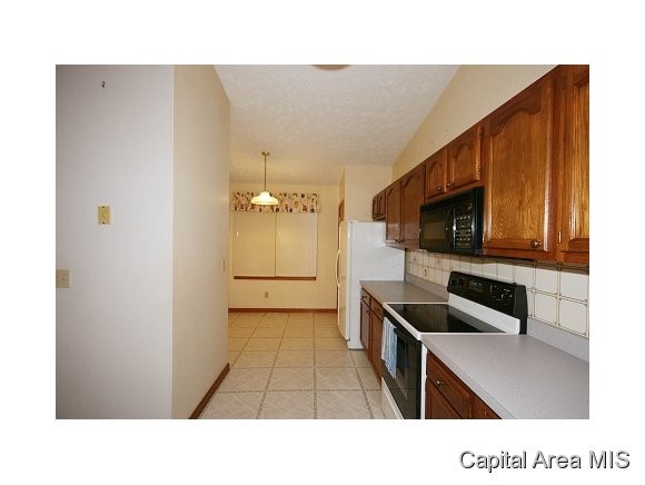 2402 Checkerberry Lane Springfield, IL 62711 - Photo 5 of 11