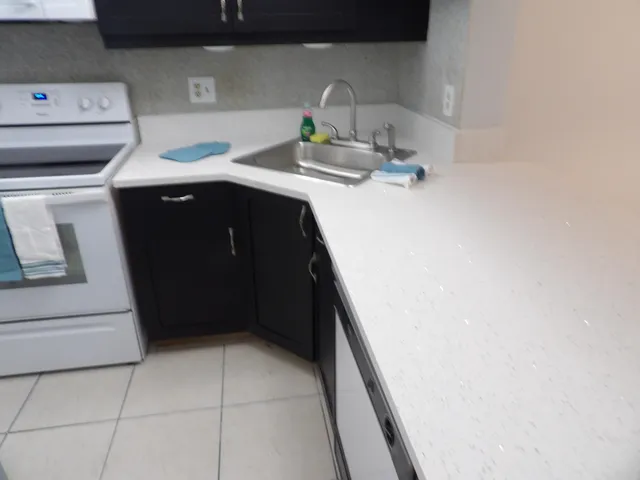 $2,000 | 618 Sea Pine Way, Unit E1, Greenacres, FL 33415