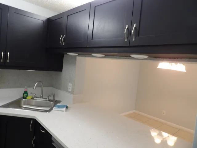 $2,000 | 618 Sea Pine Way, Unit E1, Greenacres, FL 33415