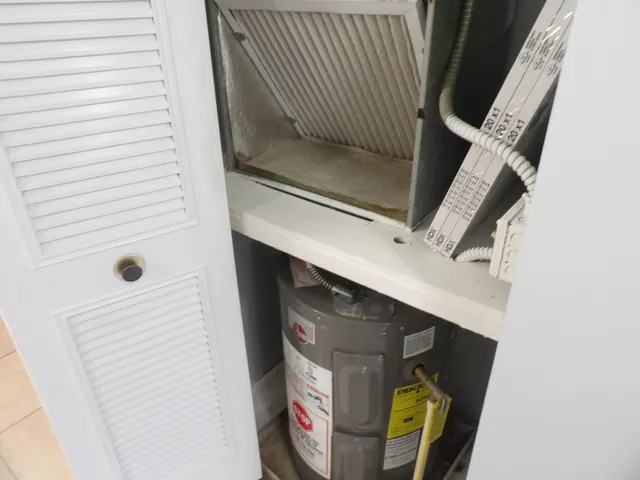 $2,000 | 618 Sea Pine Way, Unit E1, Greenacres, FL 33415