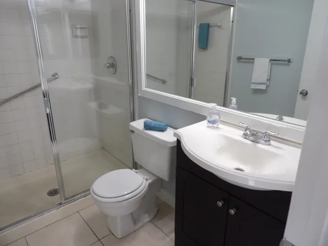 $2,000 | 618 Sea Pine Way, Unit E1, Greenacres, FL 33415